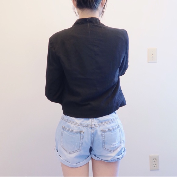 Padded Shoulder Crop Blazer - Black - Picture 3 of 5